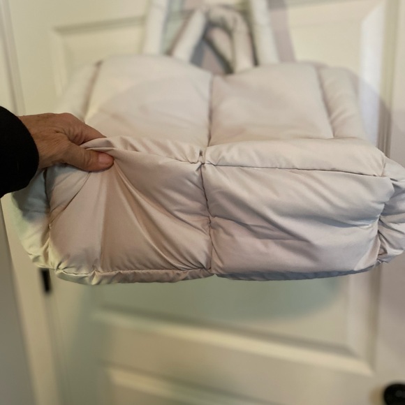 BEAUTIFUL Logobrands puff tote bag. Off white. - Picture 6 of 8